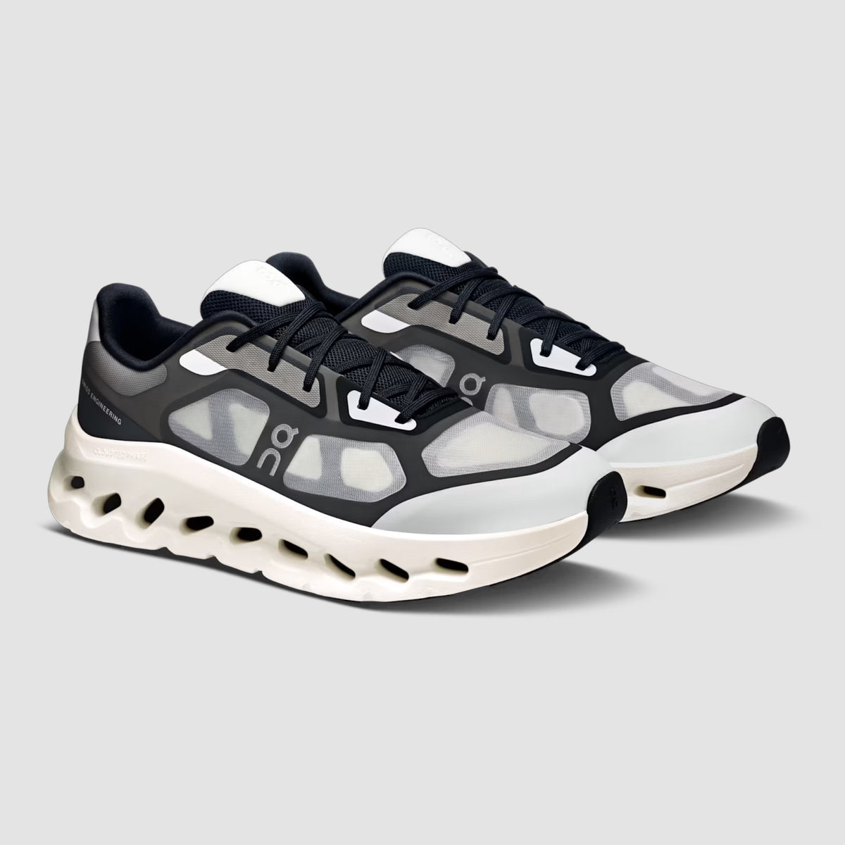 Cloudtilt Remix Black | Ivory