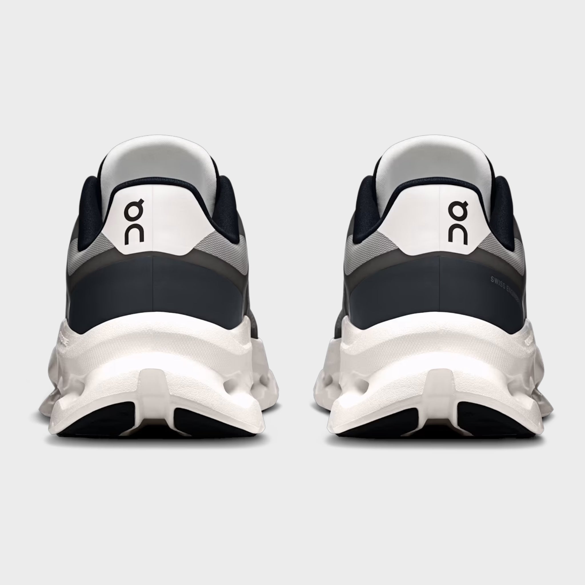 Cloudtilt Remix Black | Ivory